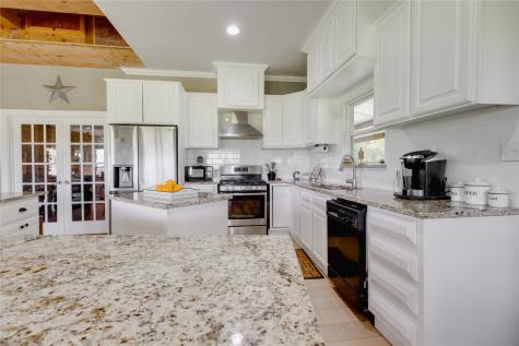 5652 SW An County Road 2202 Palestine TX 75803