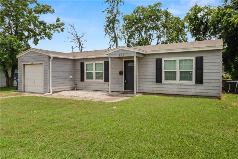 305 Evans Street Angleton TX 77515