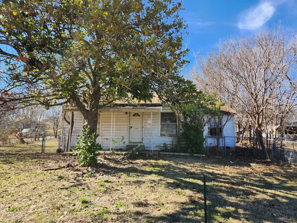 701 N 8th Avenue Denison TX 75021