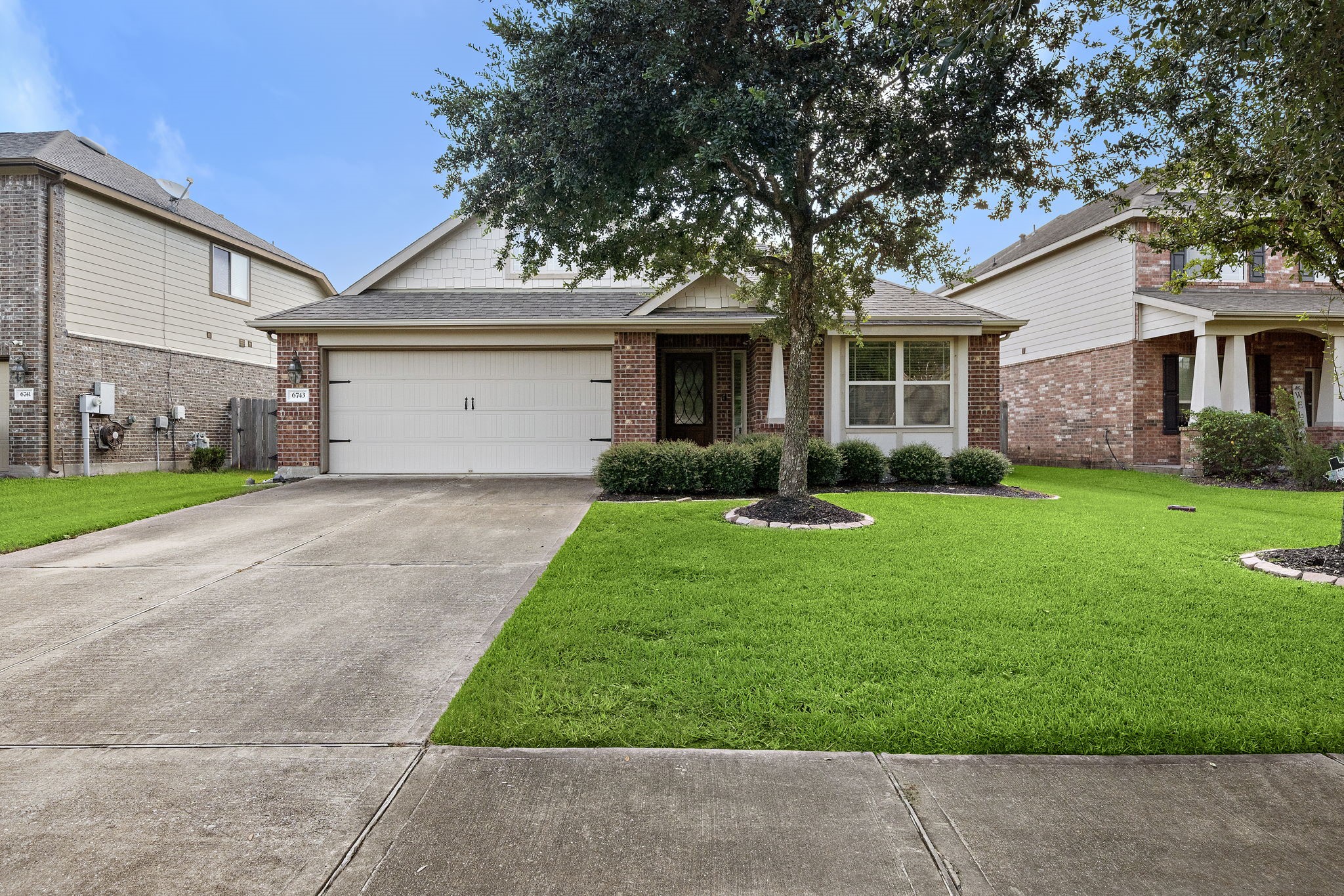 6743 Strawberry Brook Lane Dickinson TX 77539