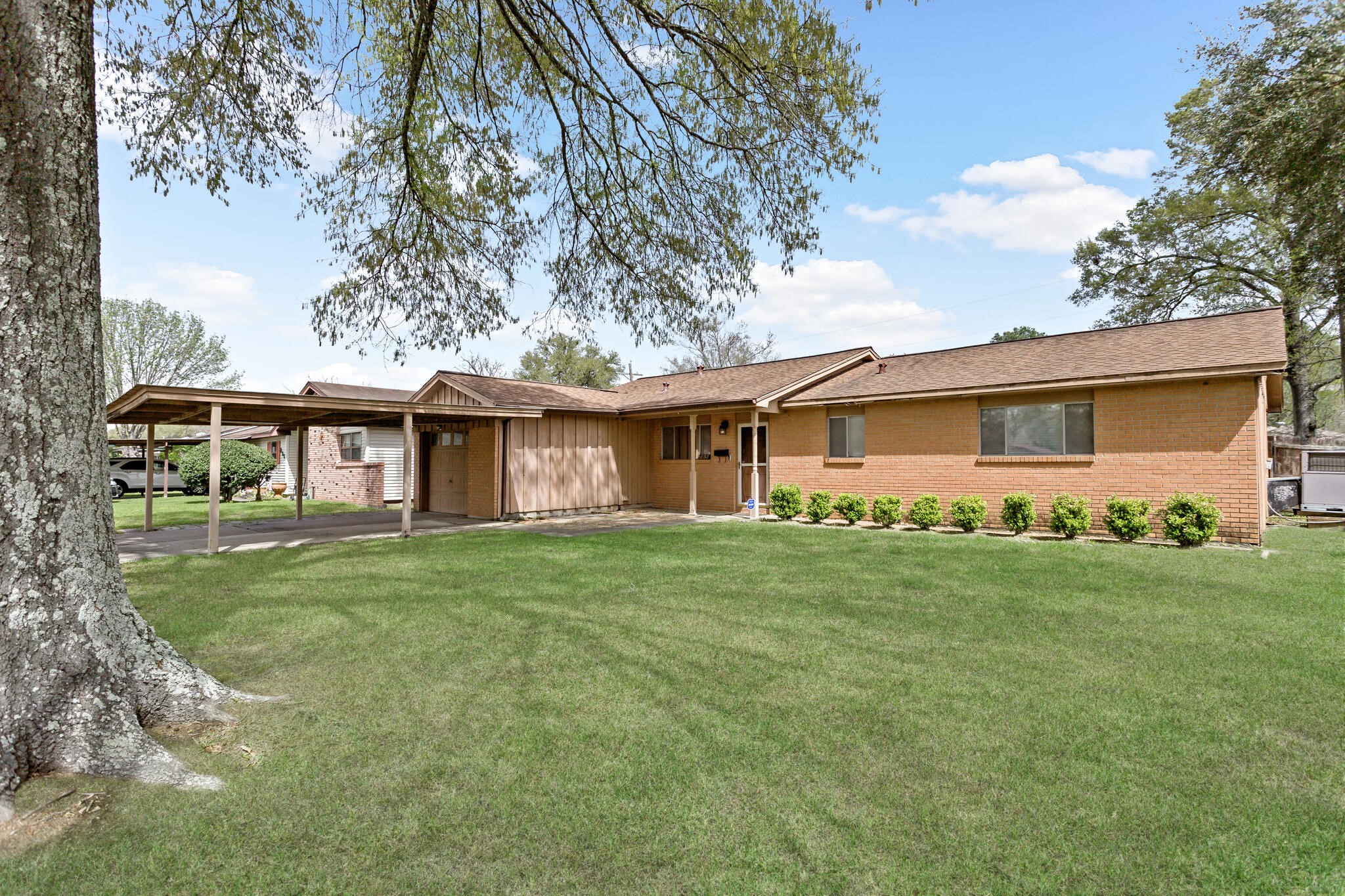 265 Enfield Lane Beaumont TX 77707