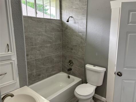 2508b West Holly Avenue Pasadena TX 77502