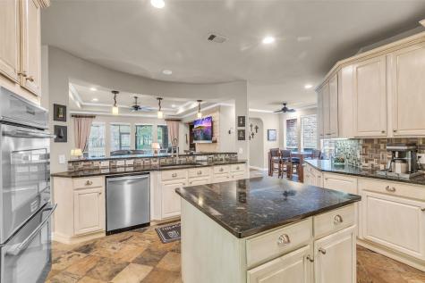1622 Beau Rivage Conroe TX 77304