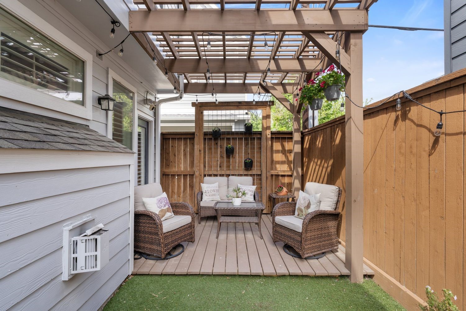 213 W 10th Street Houston TX 77008