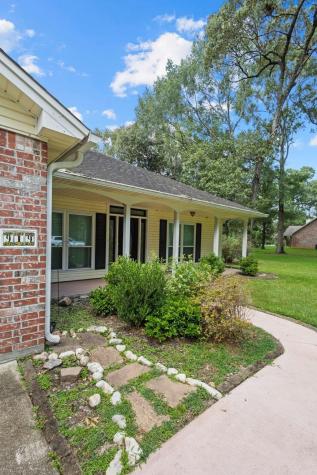 919 Huckleberry Village Mills TX 77663