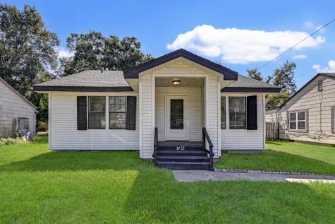 1933 Green Avenue Port Arthur TX 77642
