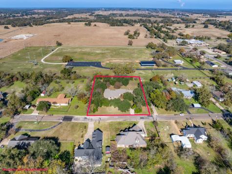 417 W Morgan Street Franklin TX 77856