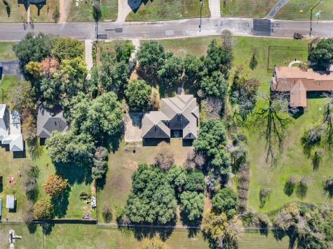 417 W Morgan Street Franklin TX 77856