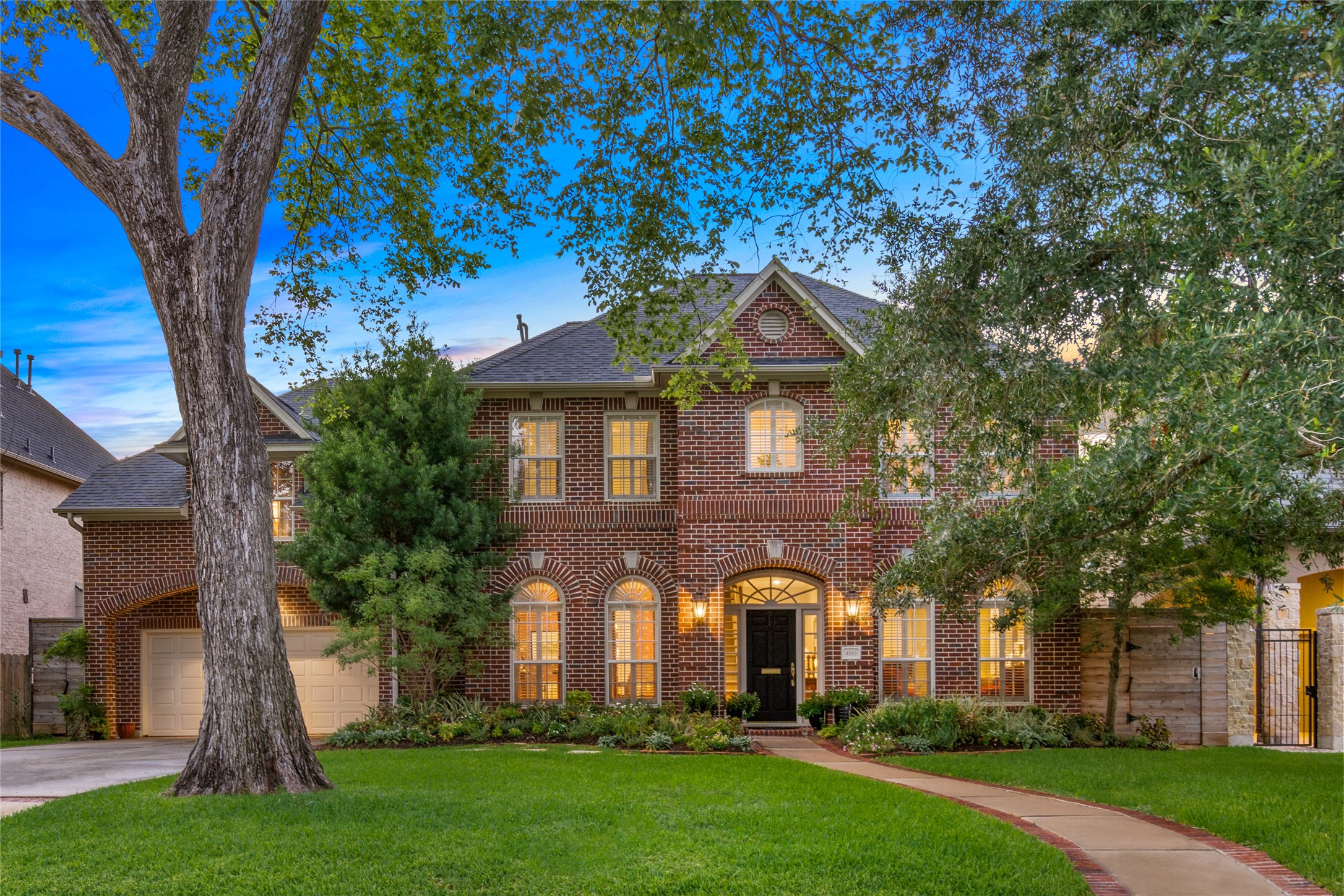 4552 Elm Street Bellaire TX 77401