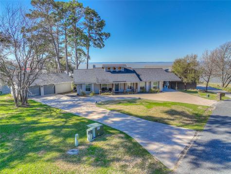 207 Shady Drive Onalaska TX 77360