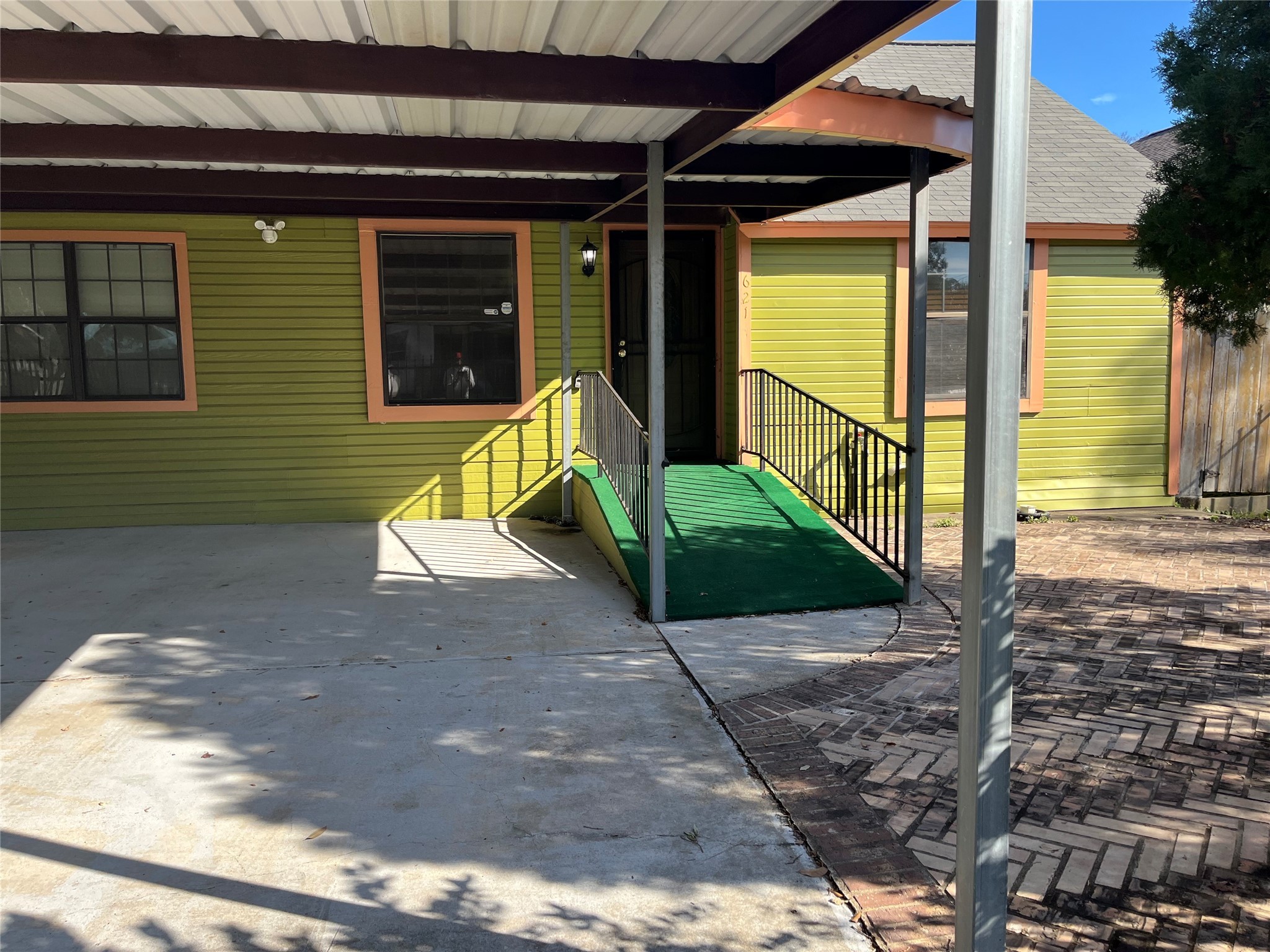 621 Munger Street Pasadena TX 77506