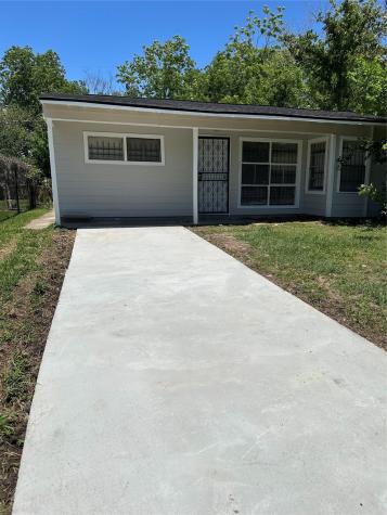 5947 Belneath Street Houston TX 77033