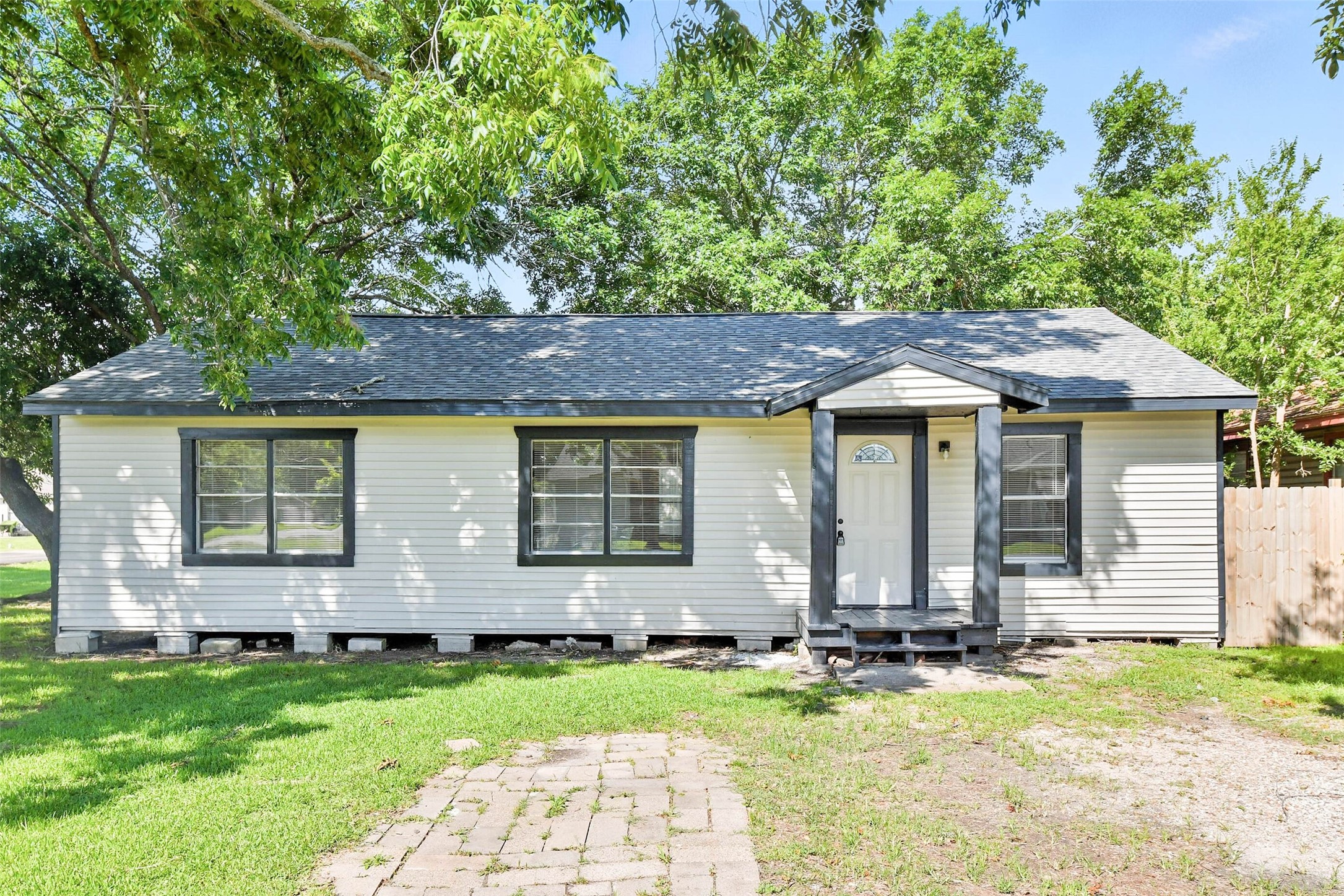 622 S Idaho Street La Porte TX 77571