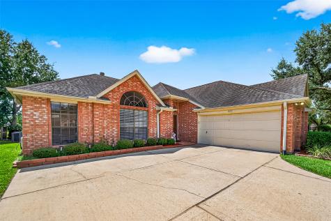 827 W Peach Hollow Circle Pearland TX 77584