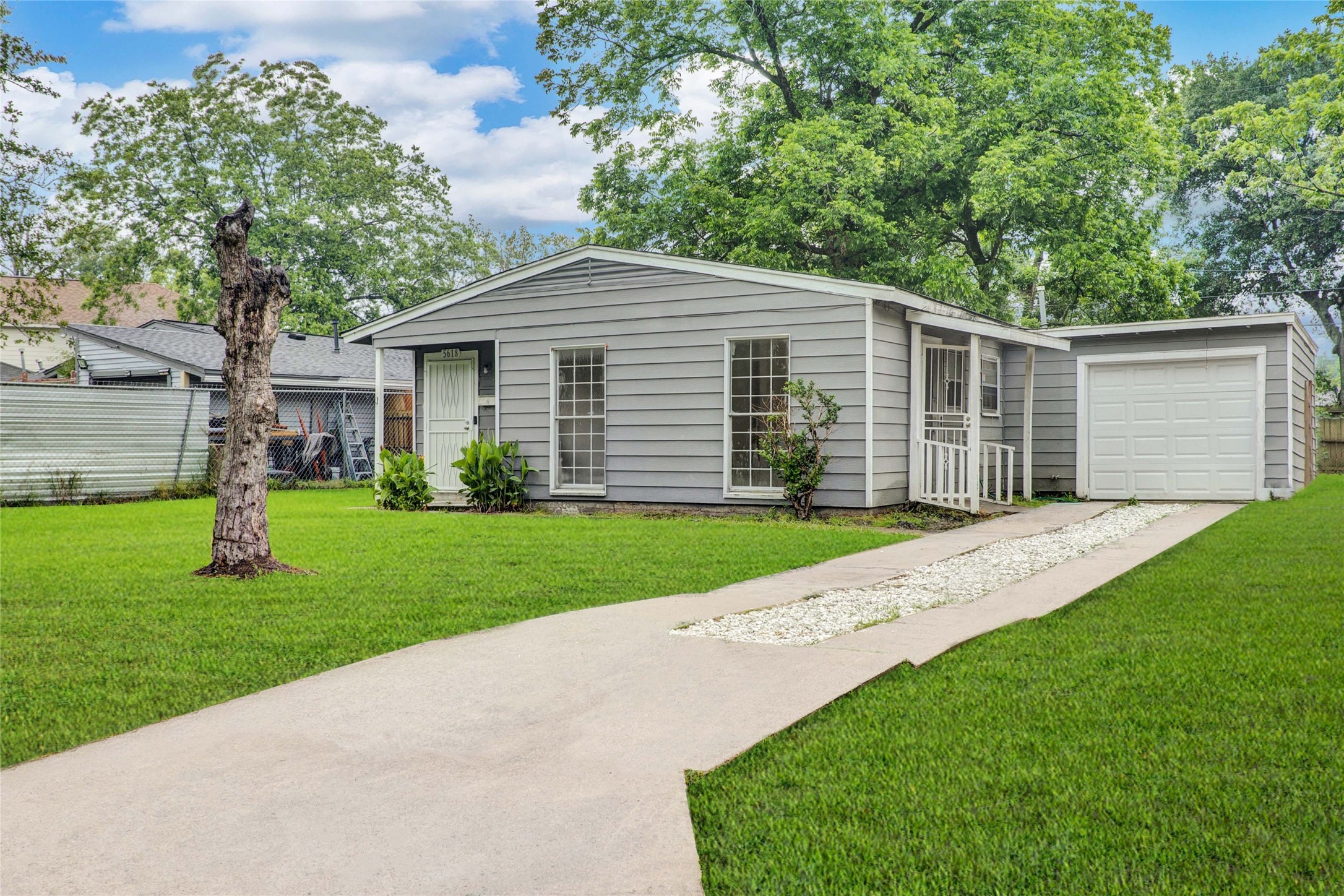 5618 Malmedy Road Houston TX 77033
