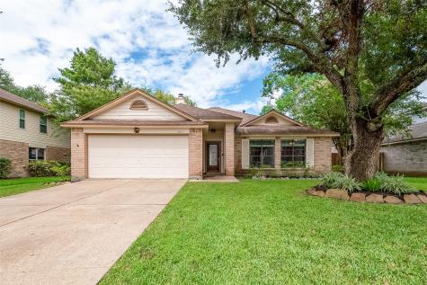 1907 Coronado Street Friendswood TX 77546