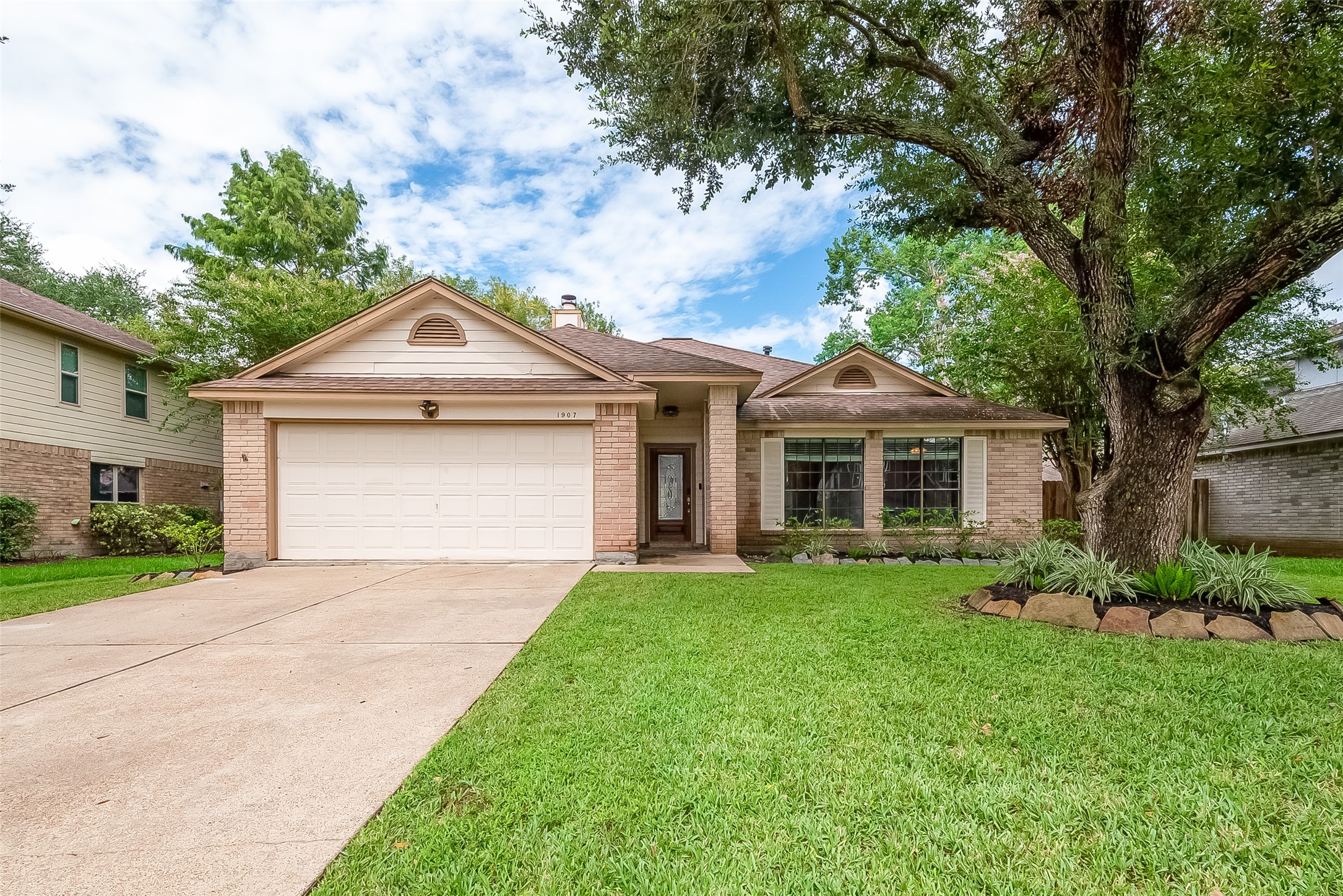 1907 Coronado Street Friendswood TX 77546