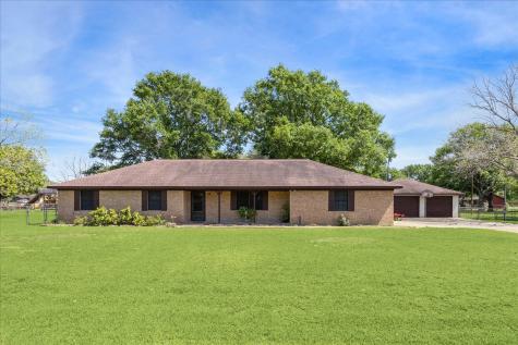 3511 Quail Circle Sealy TX 77474