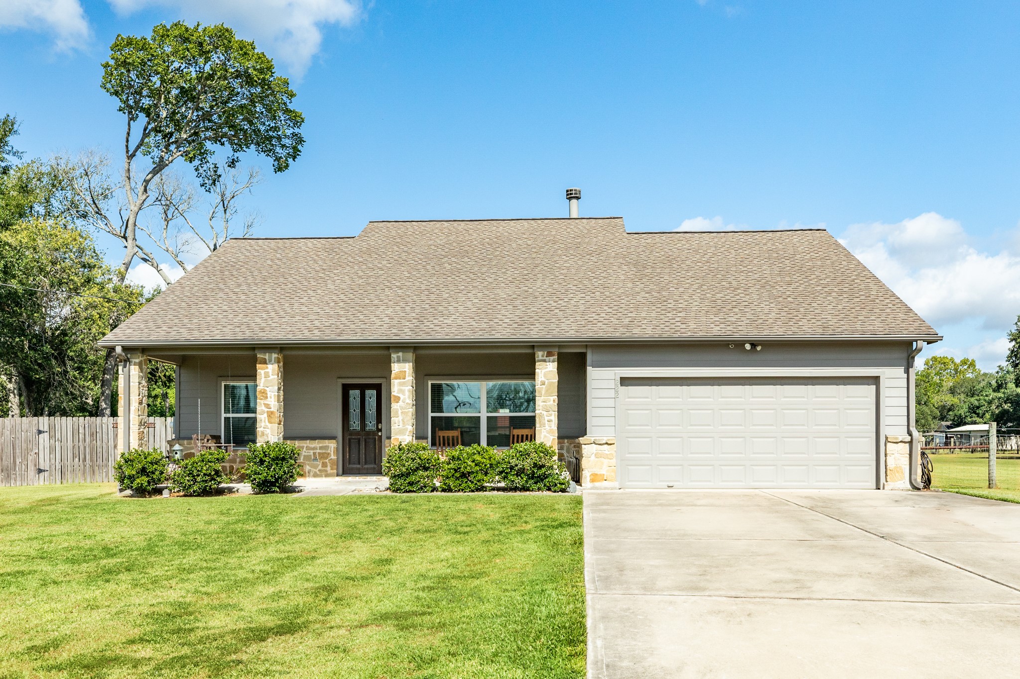 222 Ellis Lane West Columbia TX 77486