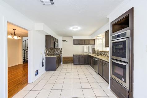 17811 Wake Court Crosby TX 77532