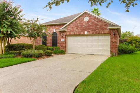2204 W Marsala Drive Pearland TX 77581