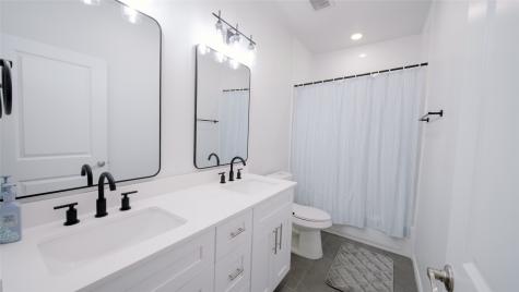 1342 Sapphire Palms Court Dickinson TX 77539