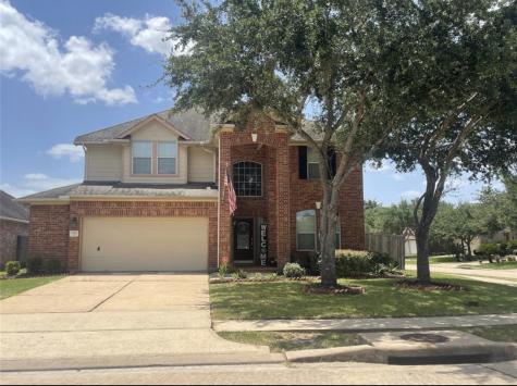 2102 Crestwind Court Pearland TX 77584