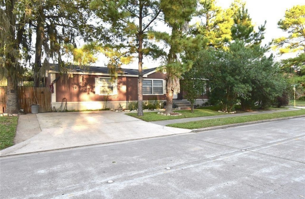 11703 Greenmesa Drive Houston TX 77044