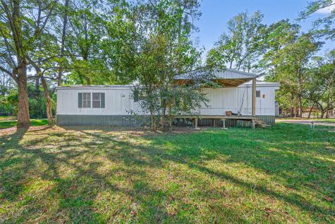 14 County Road 2400 Hull TX 77564