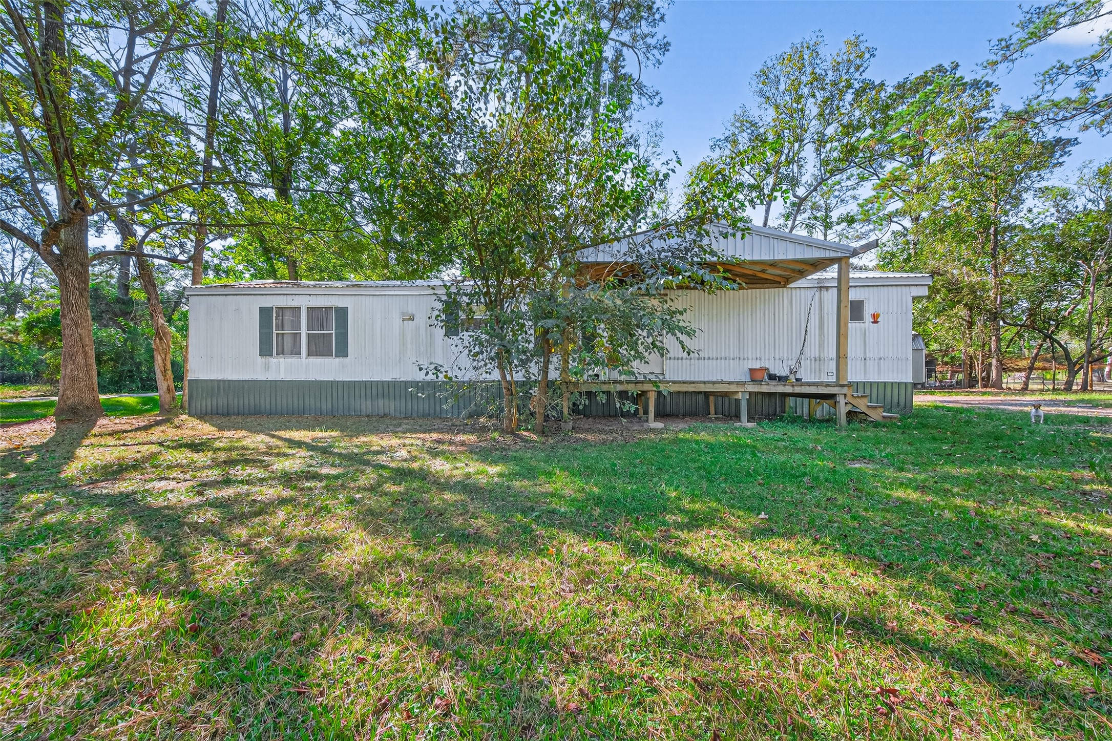 14 County Road 2400 Hull TX 77564