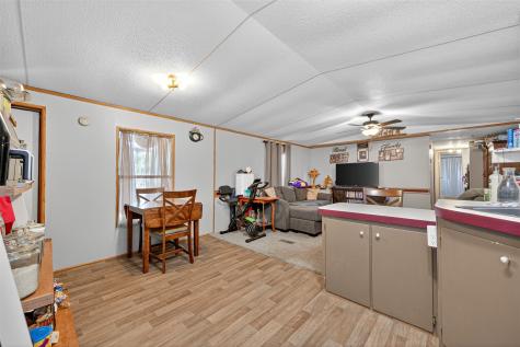 14 County Road 2400 Hull TX 77564