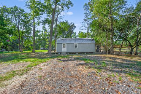 14 County Road 2400 Hull TX 77564