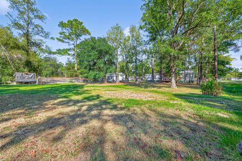 14 County Road 2400 Hull TX 77564
