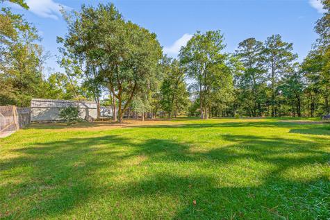 14 County Road 2400 Hull TX 77564