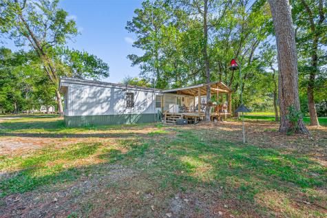 14 County Road 2400 Hull TX 77564