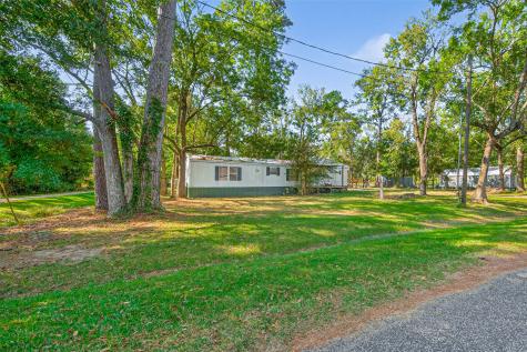 14 County Road 2400 Hull TX 77564