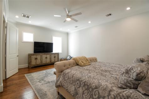 1628 Potomac Houston TX 77057