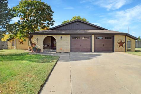 1507 W 7th Street Friona TX 79035