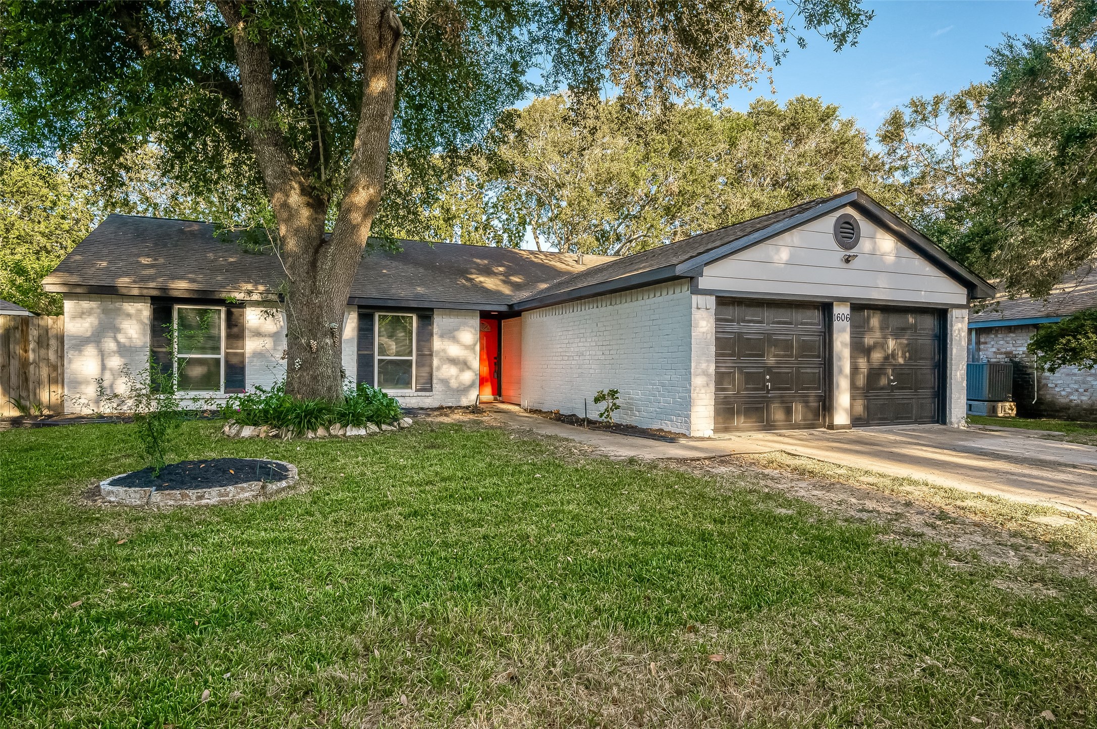 1606 Oakbury Drive Missouri City TX 77489