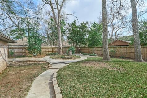 102 Springs Edge Drive Montgomery TX 77356