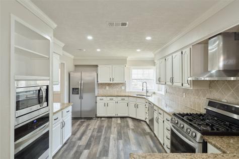 102 Springs Edge Drive Montgomery TX 77356