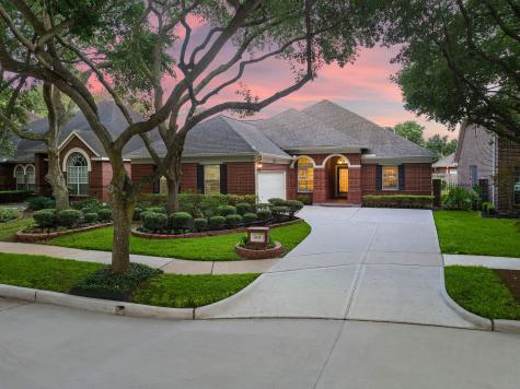 4611 Golden Pond Court Sugar Land TX 77479