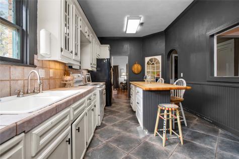 706 E Main Street Madisonville TX 77864