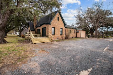 706 E Main Street Madisonville TX 77864