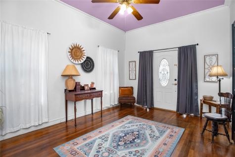 706 E Main Street Madisonville TX 77864