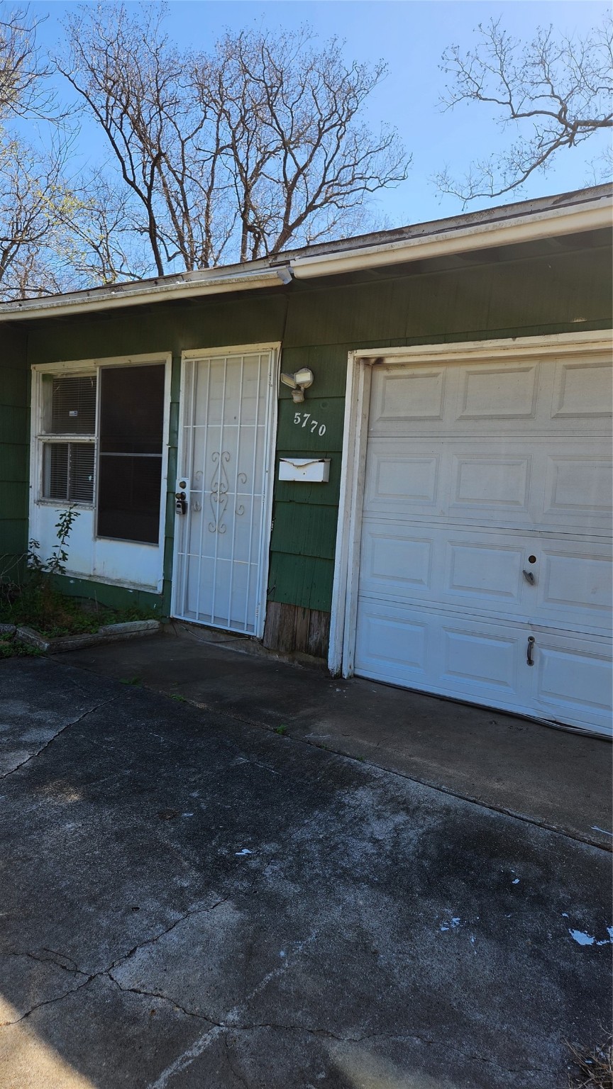 5770 Westover Street Houston TX 77033
