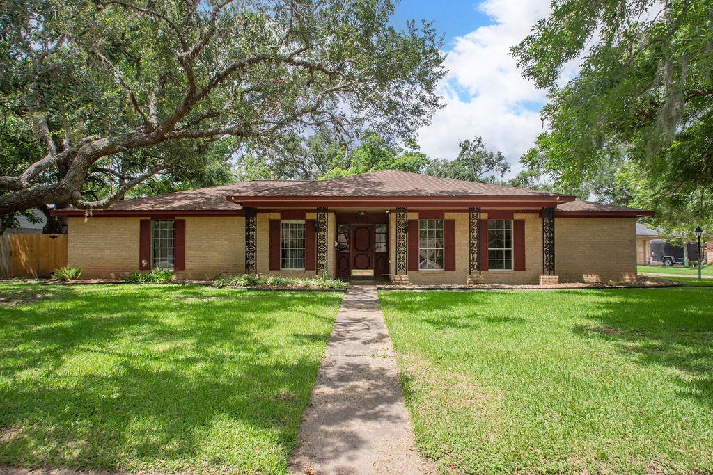 205 Nasturtium Street Lake Jackson TX 77566