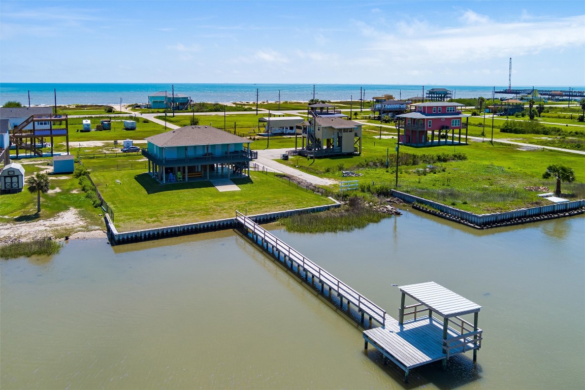 1040 N Gayle Street Gilchrist TX 77617