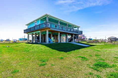 1040 N Gayle Street Gilchrist TX 77617