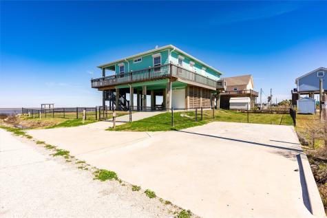 1040 N Gayle Street Gilchrist TX 77617